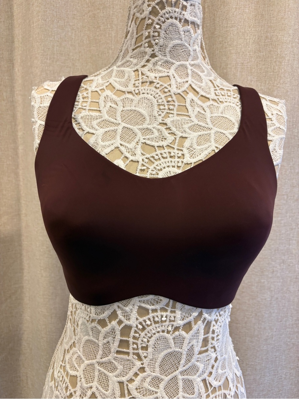 Seamless Scoop Neck Sports Bra - adjustable straps - Deep Plum